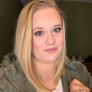 Meet your Posher, Whitney